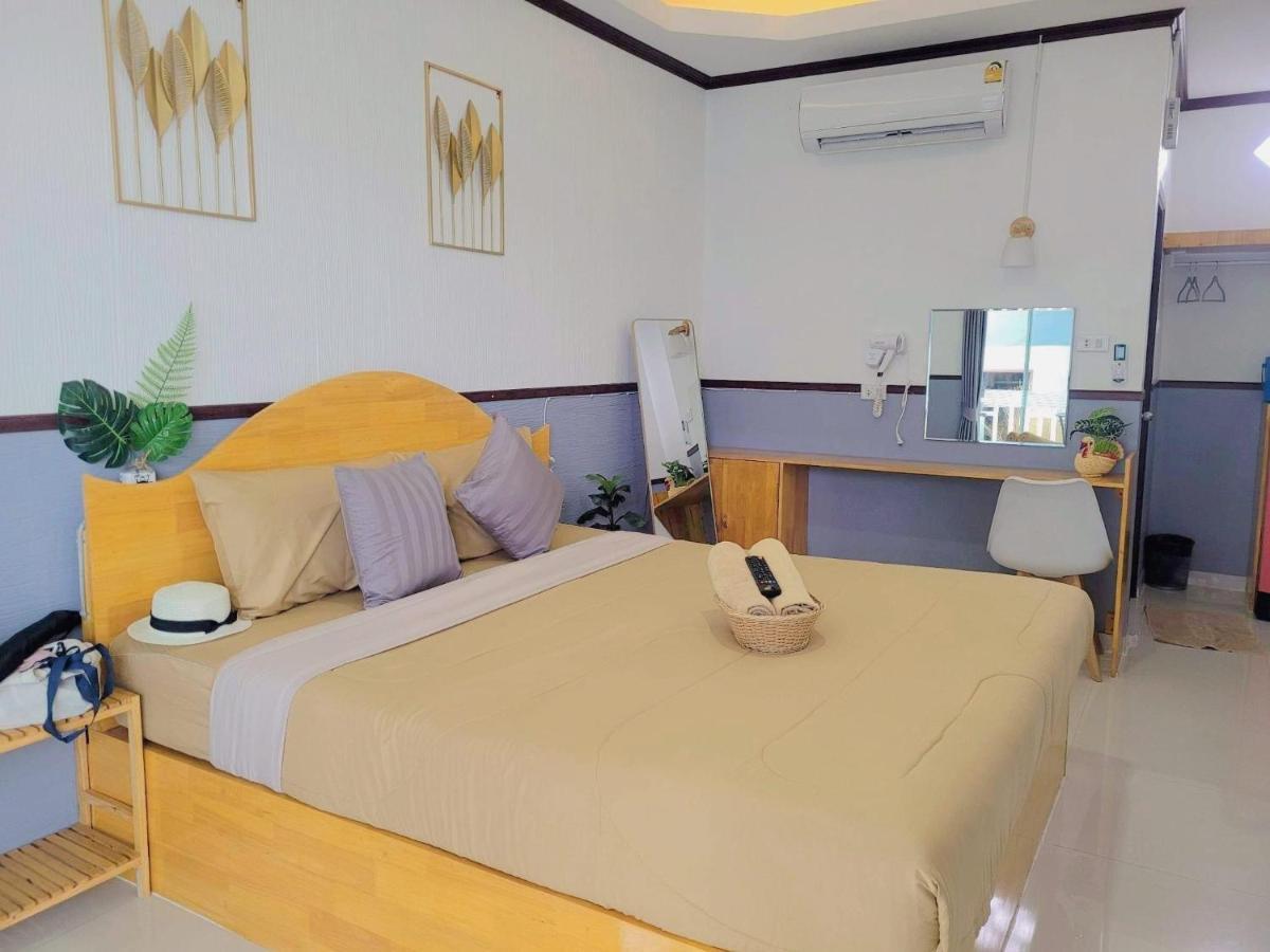 Baan Tipsukon Bed & Breakfast Ko Lan Exterior foto