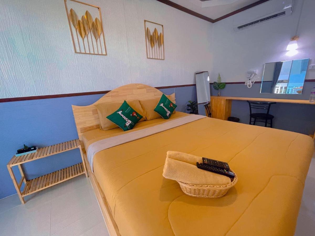 Baan Tipsukon Bed & Breakfast Ko Lan Exterior foto