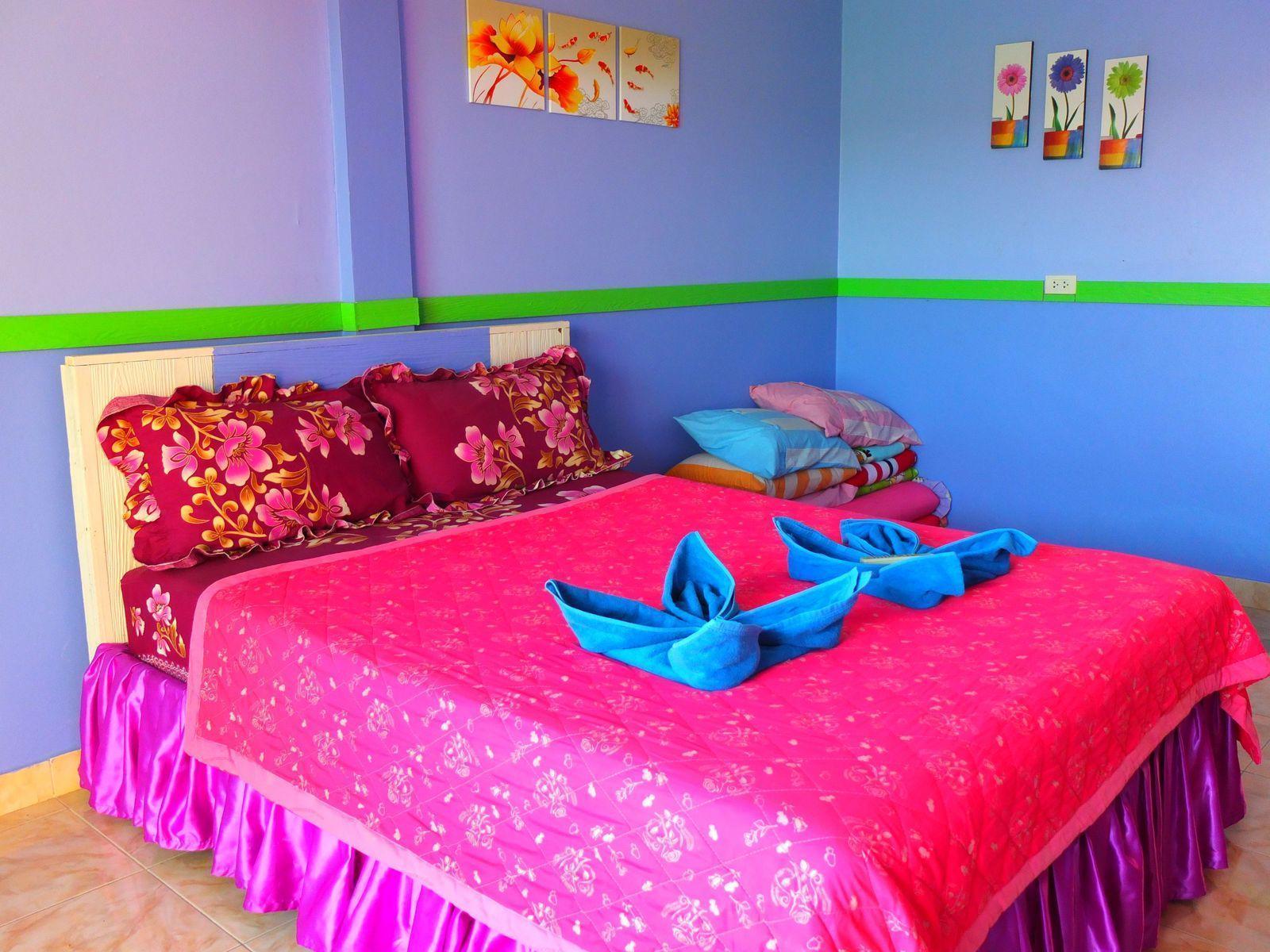 Baan Tipsukon Bed & Breakfast Ko Lan Exterior foto
